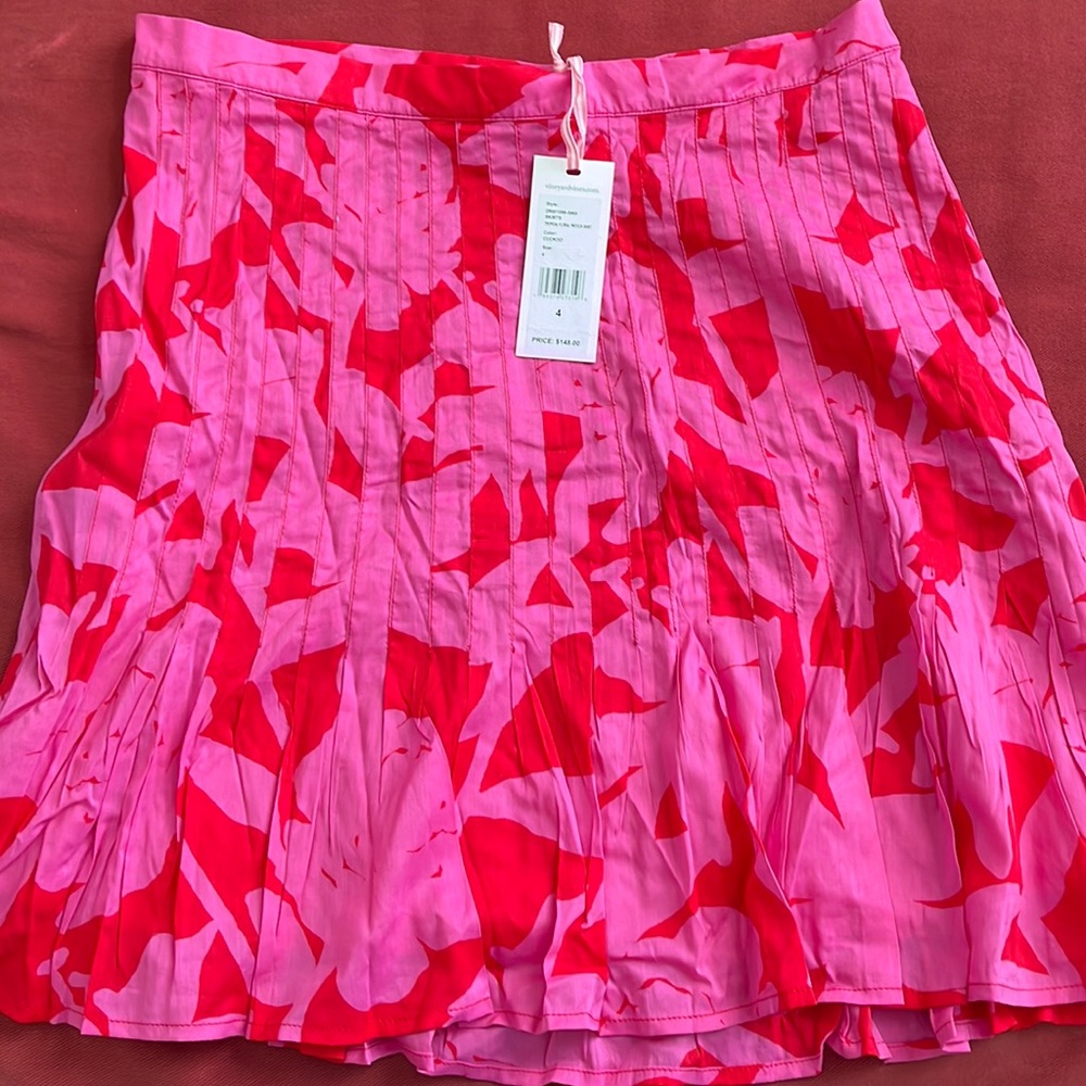 NWT VV floral smock skirt- size 4